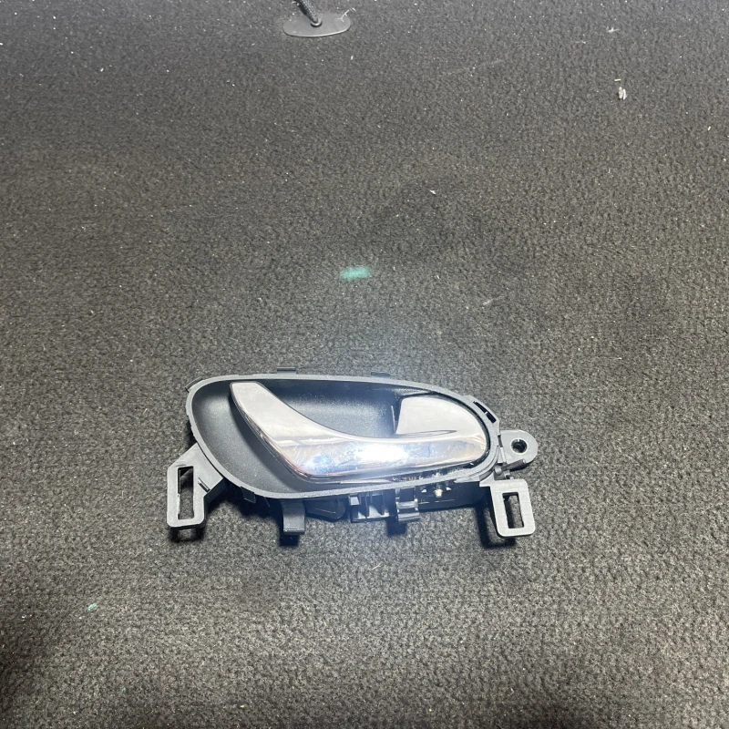 Maner interior usa dreapta fata Nissan 