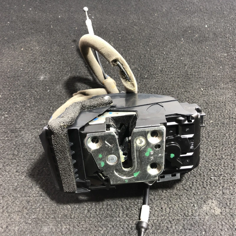 Iala broasca usa stanga fata / Nissan Qashqai J11 2015 / Caroserie, oglinzi si faruri