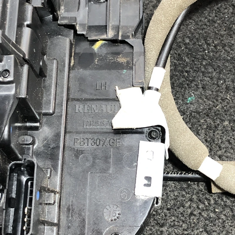 Iala broasca usa stanga fata / Nissan Qashqai J11 2015 / Caroserie, oglinzi si faruri