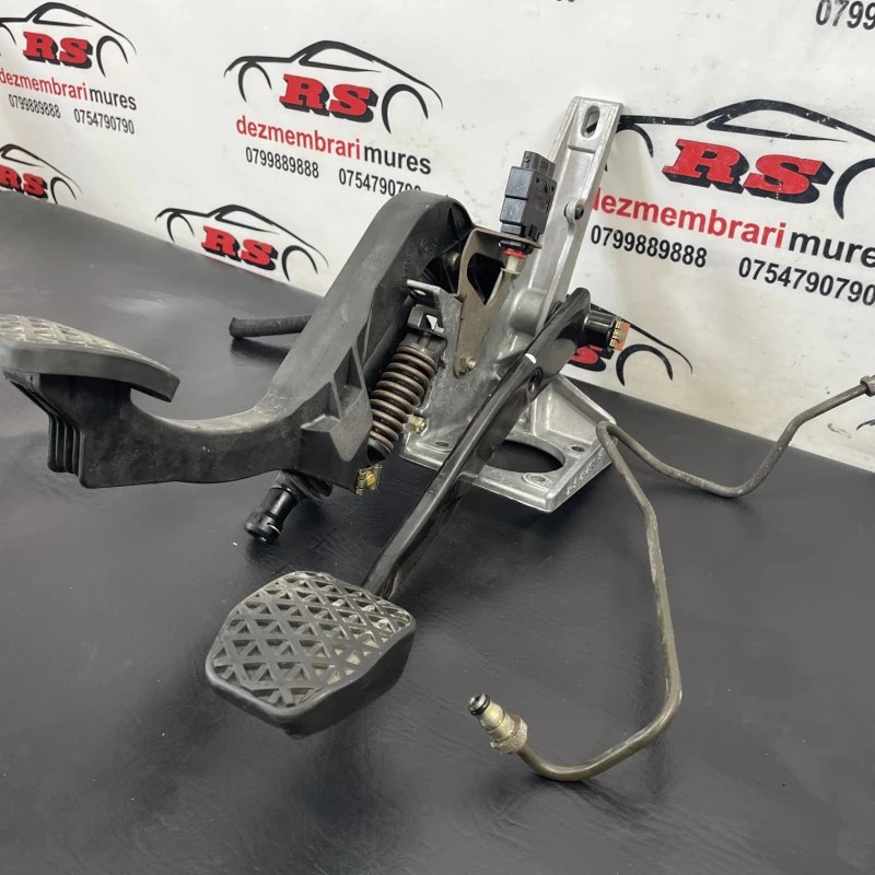Pedale frana si ambreaj / BMW Seria 3 E36 1997 / Interior
