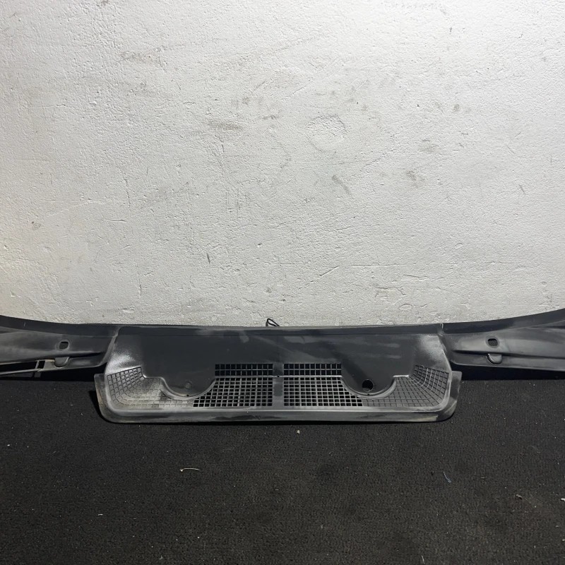 Grila stergatoare BMW Seria 3 E36 1997