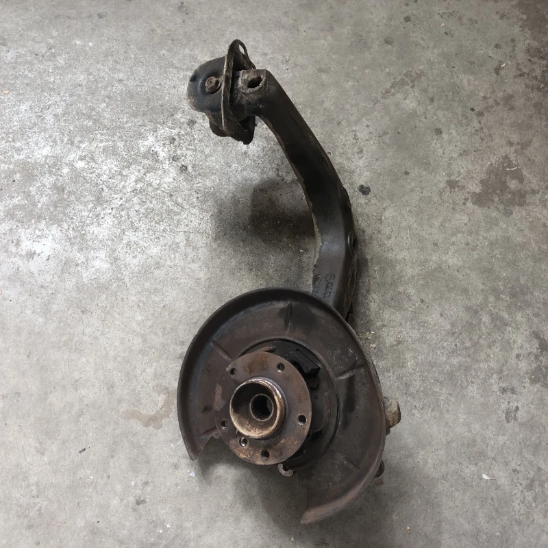 Fuzeta dreapta spate / BMW 1997 / Directie si suspensie