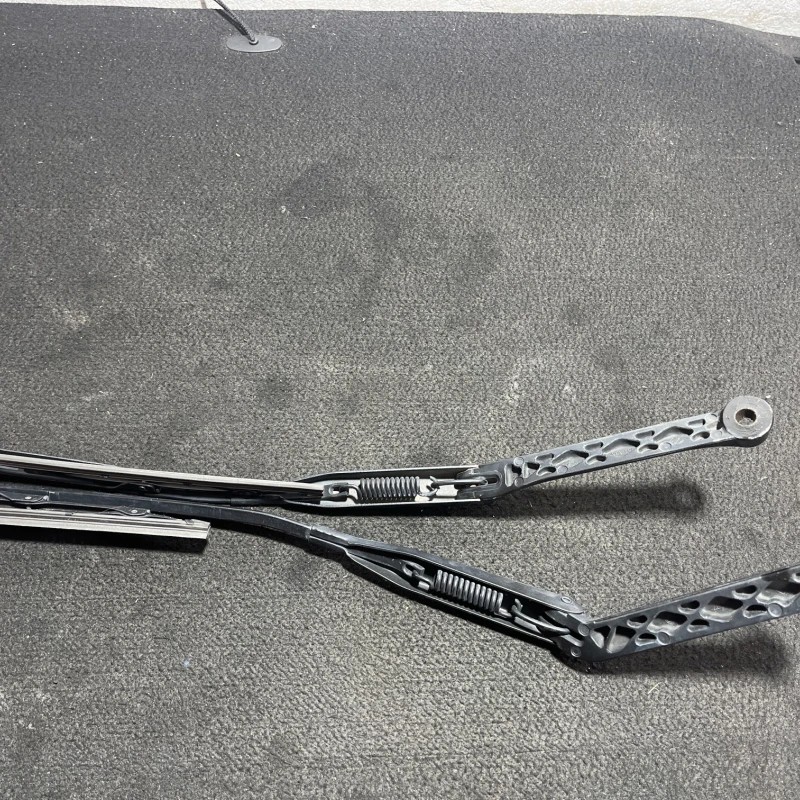 Brate stergatoare fata / BMW Seria 3 E36 1997 / Caroserie, oglinzi si faruri