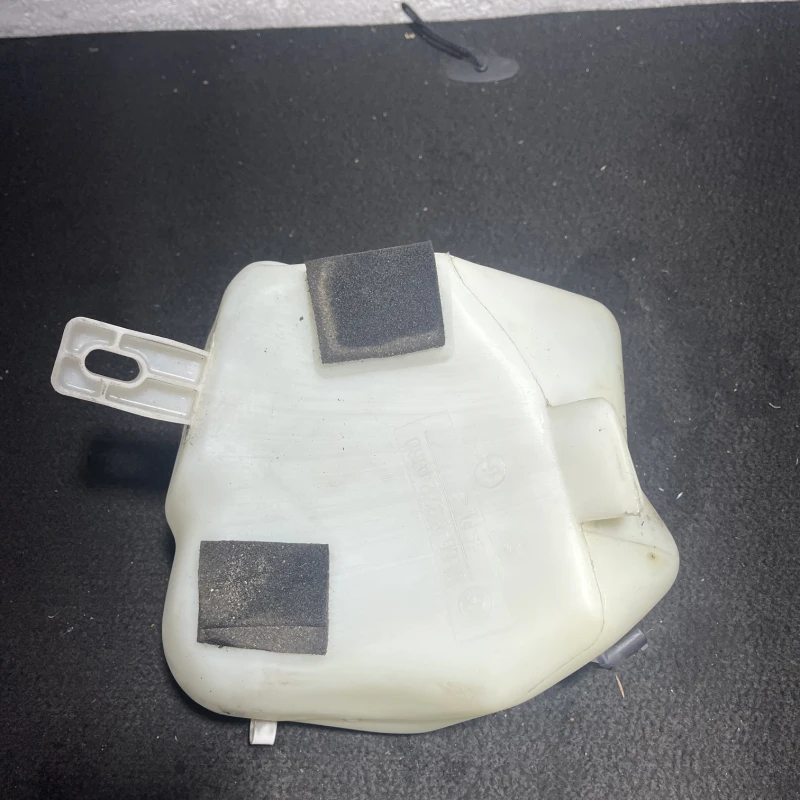 Vas lichid parbriz strop gel / BMW   1997 / Caroserie, oglinzi si faruri