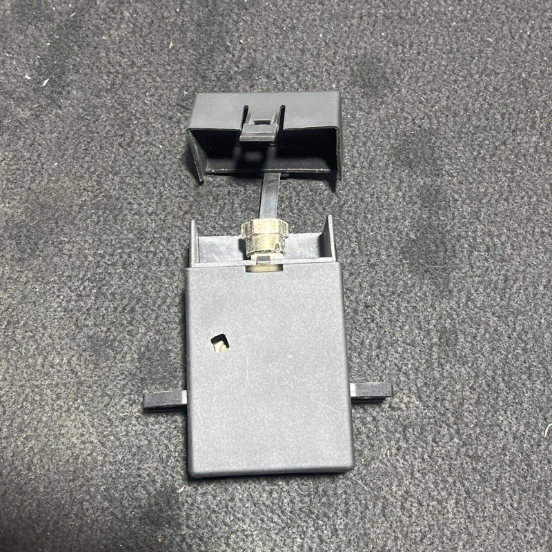 Borna baterie / BMW Seria 3 E36 1997 / Audio si electronice