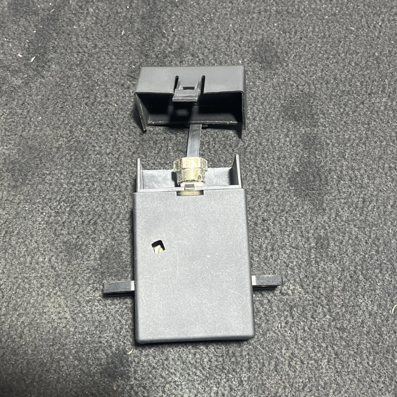 Borna baterie / BMW   1997 / Audio si electronice