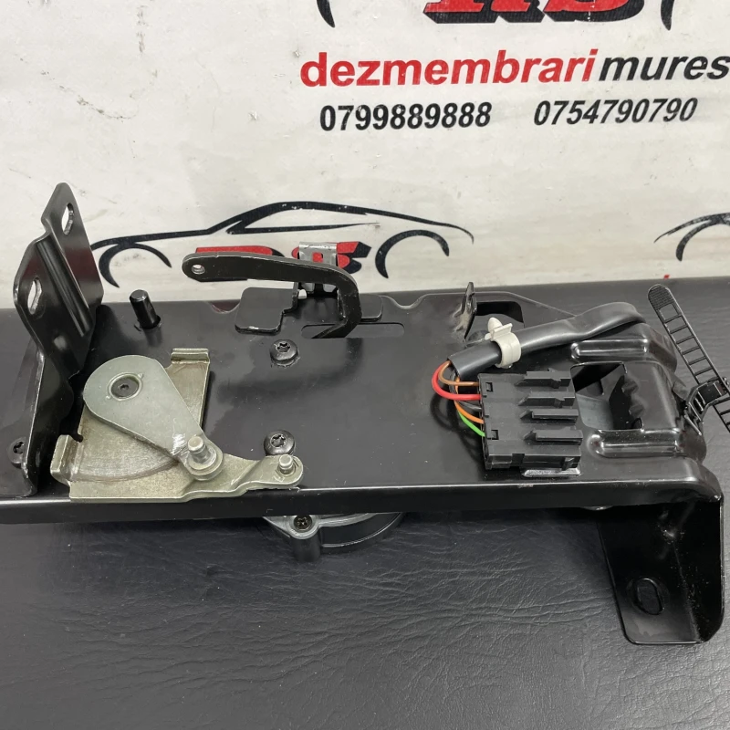 Motoras deschidere soft top / BMW   1997 / Audio si electronice