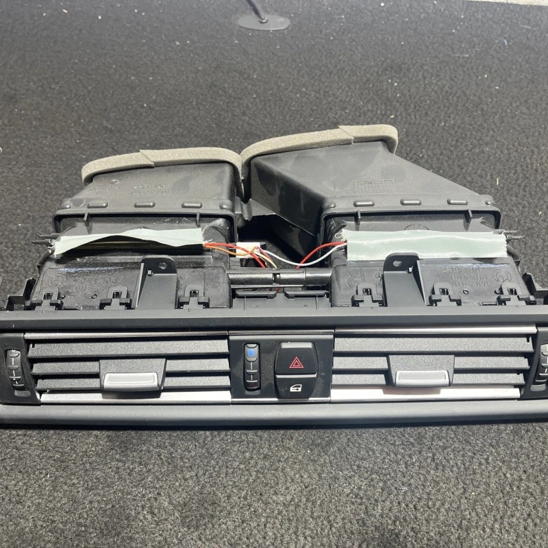 Grila aer bord / BMW Seria 5 F10 2011 / Interior