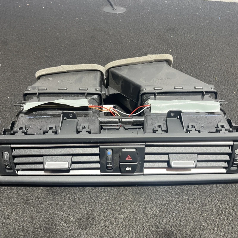 Grila aer bord / BMW Seria 5 F10 2011 / Interior