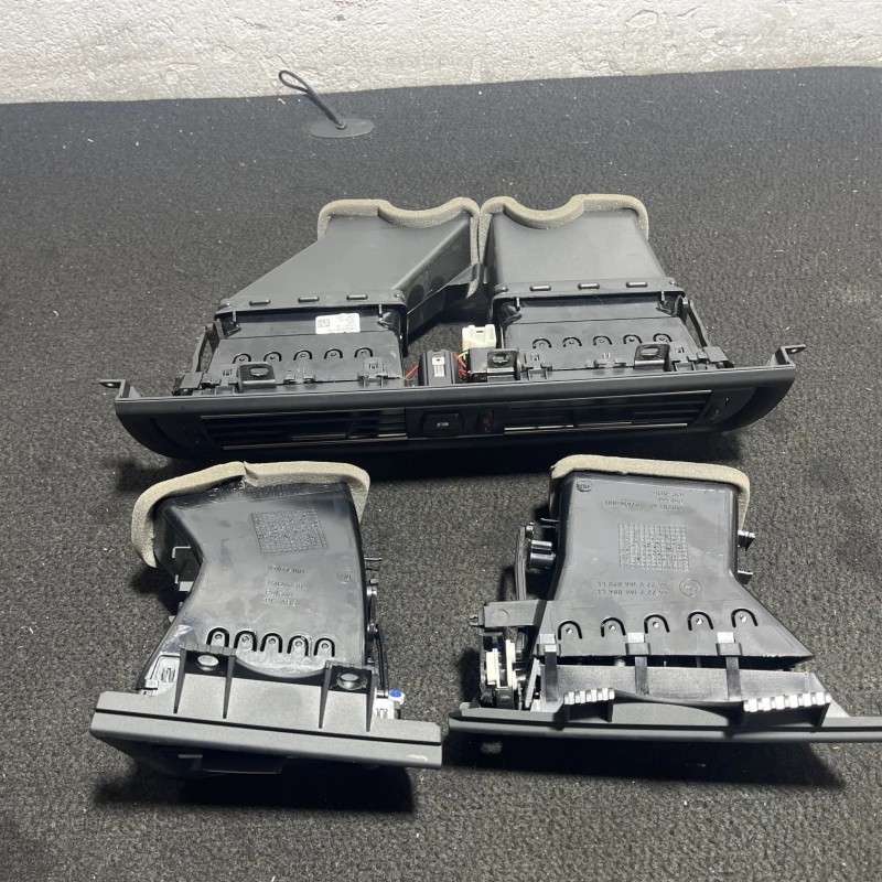 Grila aer bord / BMW Seria 5 F10 2011 / Interior