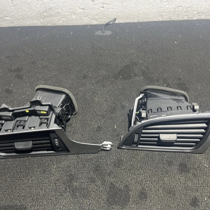 Grila aer bord Audi A6 C7 2013
