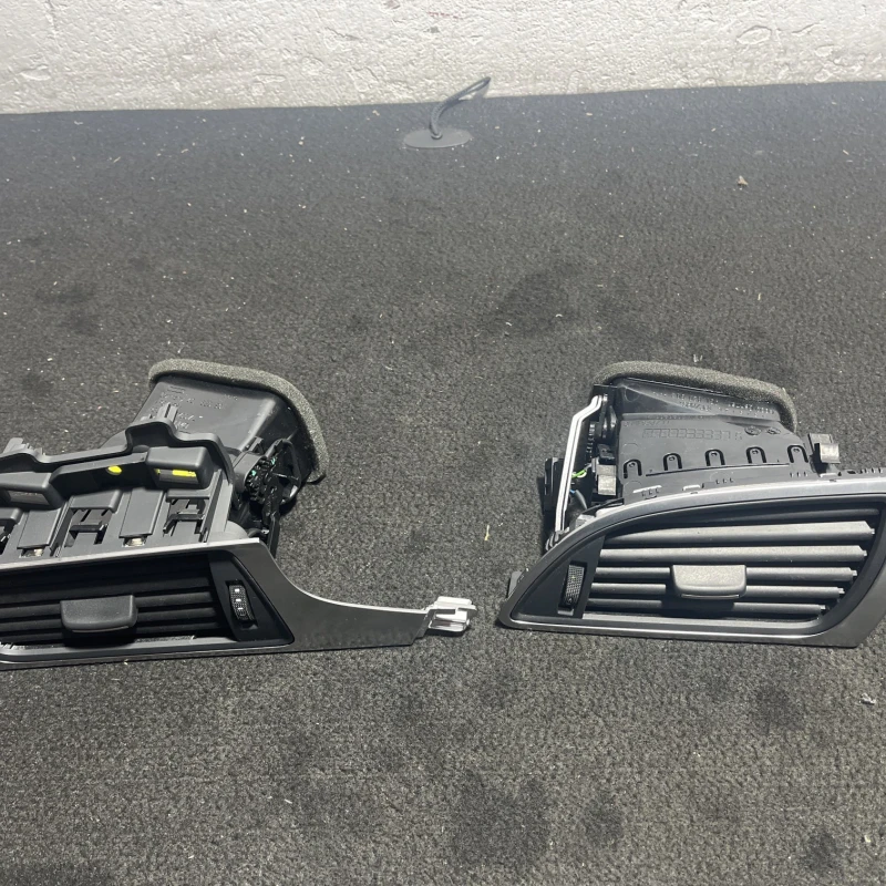 Grila aer bord Audi 