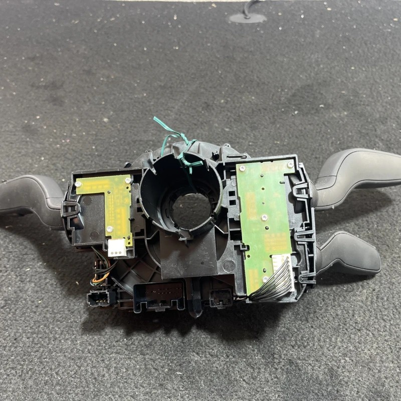 Spira volan cu manete / Audi Q5 8R 2012 / Audio si electronice