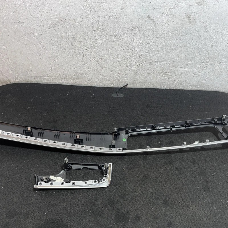 Ornament trim bord / BMW Seria 5 F10 2011 / Interior