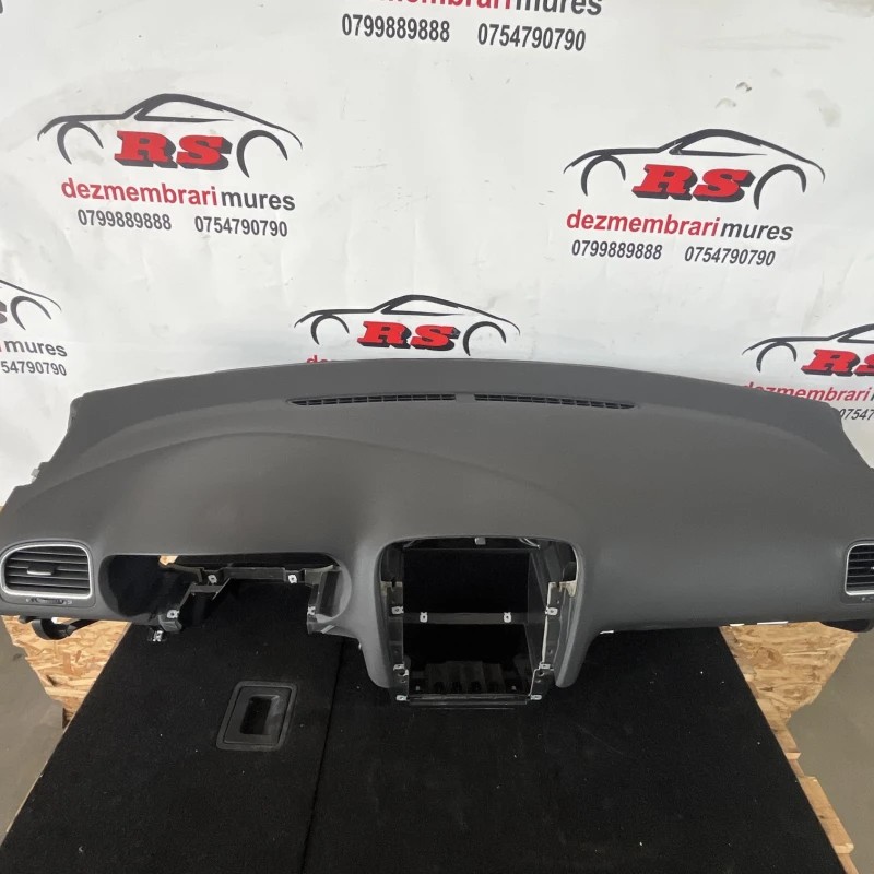 Plansa bord / Volkswagen Golf MK6 2011 / Interior