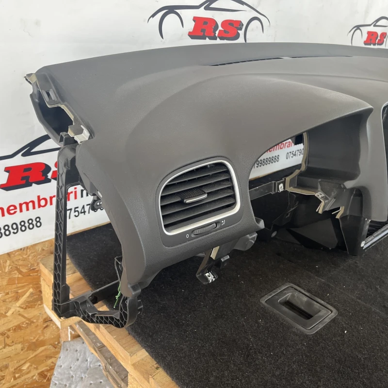 Plansa bord / Volkswagen Golf MK6 2011 / Interior
