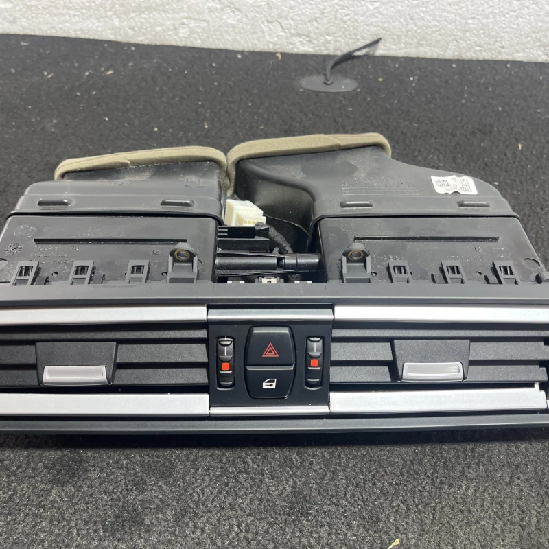 Grila aer bord / BMW Seria 7 F01 2012 / Interior