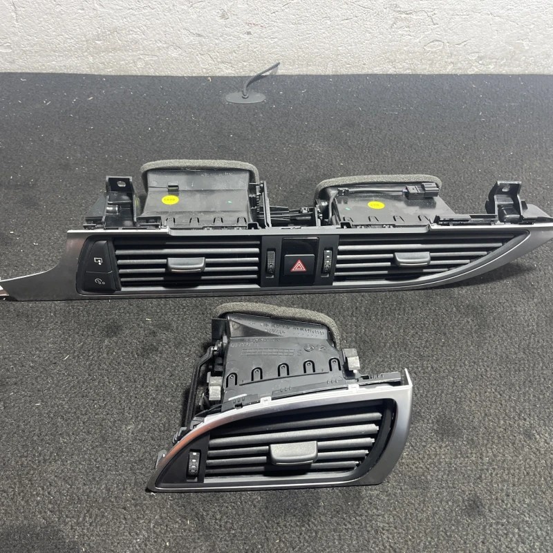 Grila aer bord Audi A6 C7 2013
