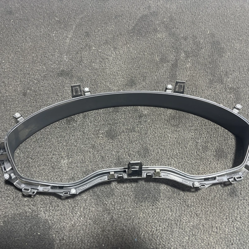 Ornament trim ceas bord / Audi A4 B9 2016 / Interior