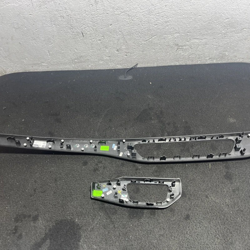 Ornament trim bord / Audi A4 B9 2016 / Interior