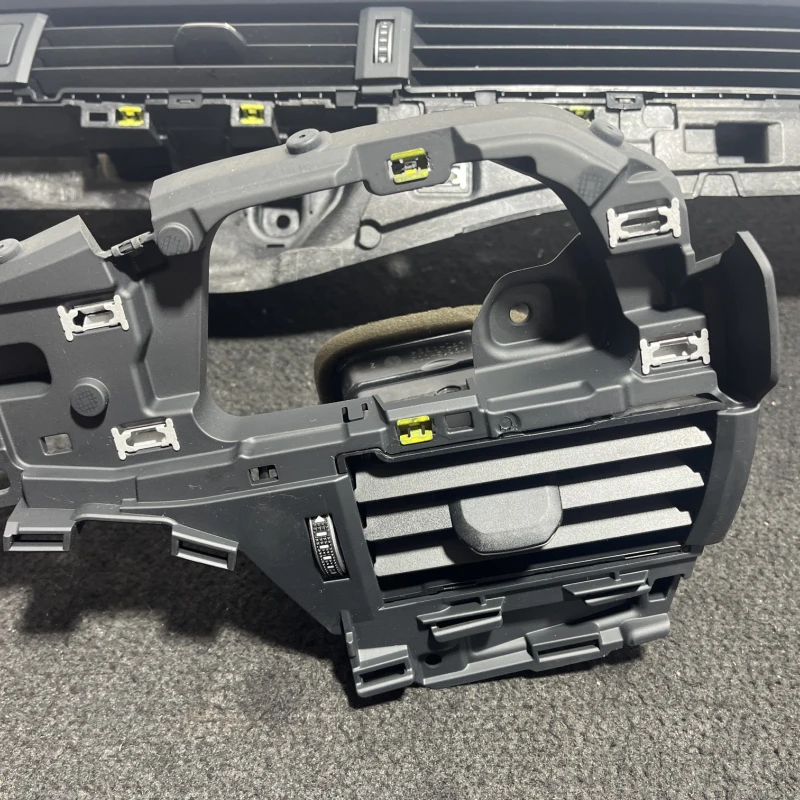 Grila aer bord / Audi A4 B9 2016 / Interior
