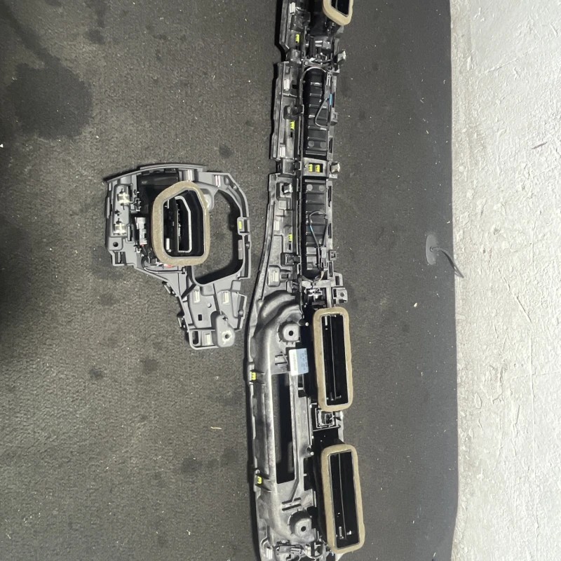 Grila aer bord / Audi A4 B9 2016 / Interior