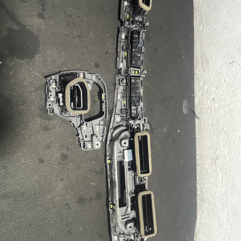 Grila aer bord / Audi A4 B9 2016 / Interior