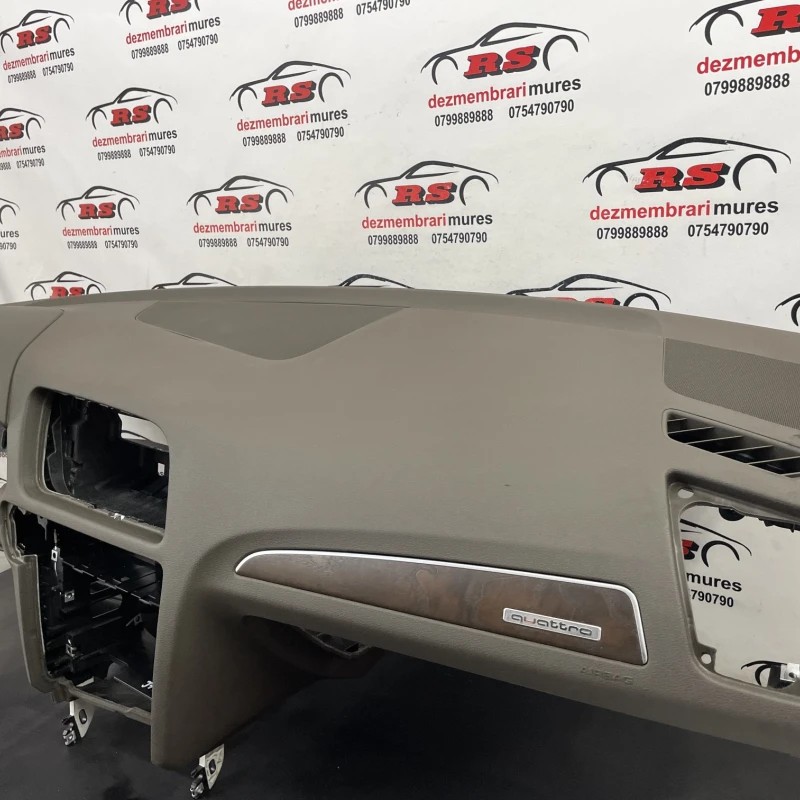 Plansa bord maro / Audi Q5 8R 2012 / Interior