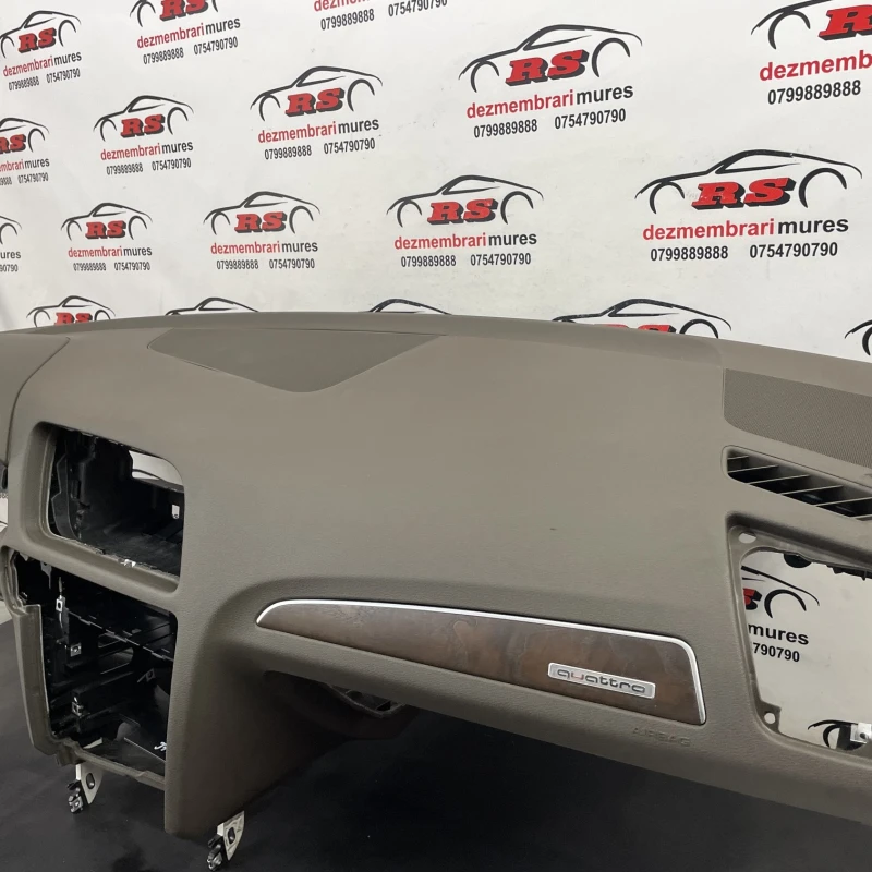 Plansa bord maro / Audi Q5 8R 2012 / Interior