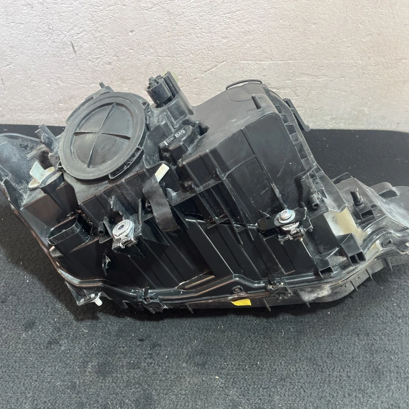 Far stanga EUROPA / BMW Seria 3 F30 2013 / Caroserie, oglinzi si faruri