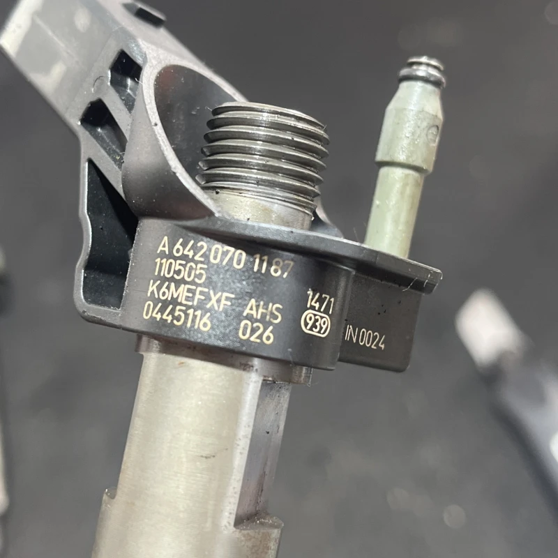 Injector / Mercedes-Benz R Class W251 facelift 2011 / Motor, racire si evacuare