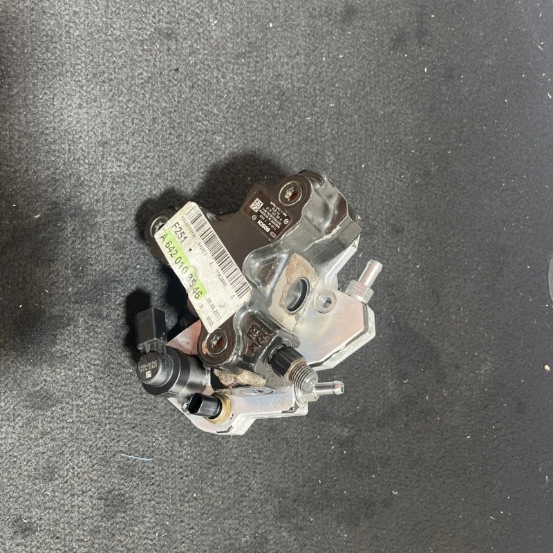 Pompa de injectie inalte Mercedes-Benz R Class W251 facelift 2011