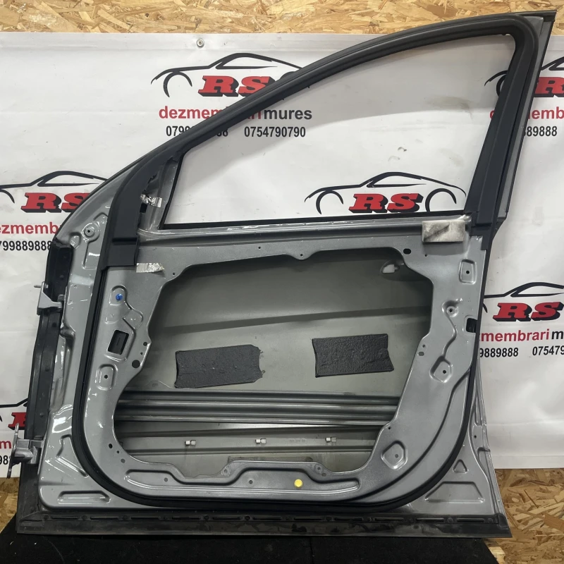 Usa dreapta fata / Mercedes-Benz R Class W251 facelift 2011 / Caroserie, oglinzi si faruri