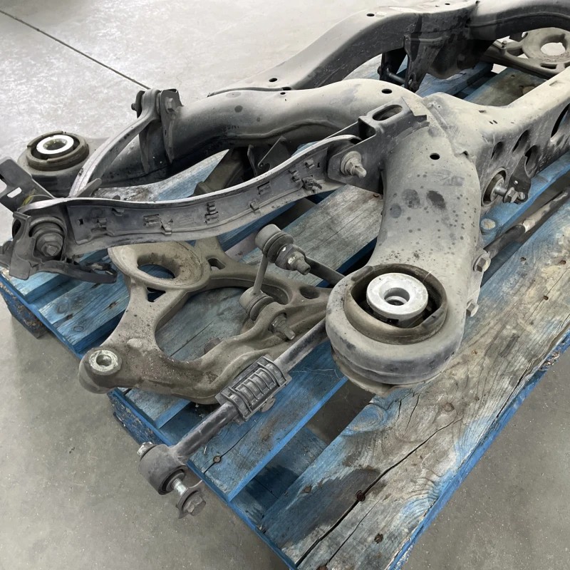 Punte spate / Mercedes-Benz R Class W251 facelift 2011 / Directie si suspensie