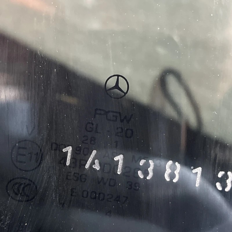 Geam dreapta spate / Mercedes-Benz R Class W251 facelift 2011 / Caroserie, oglinzi si faruri