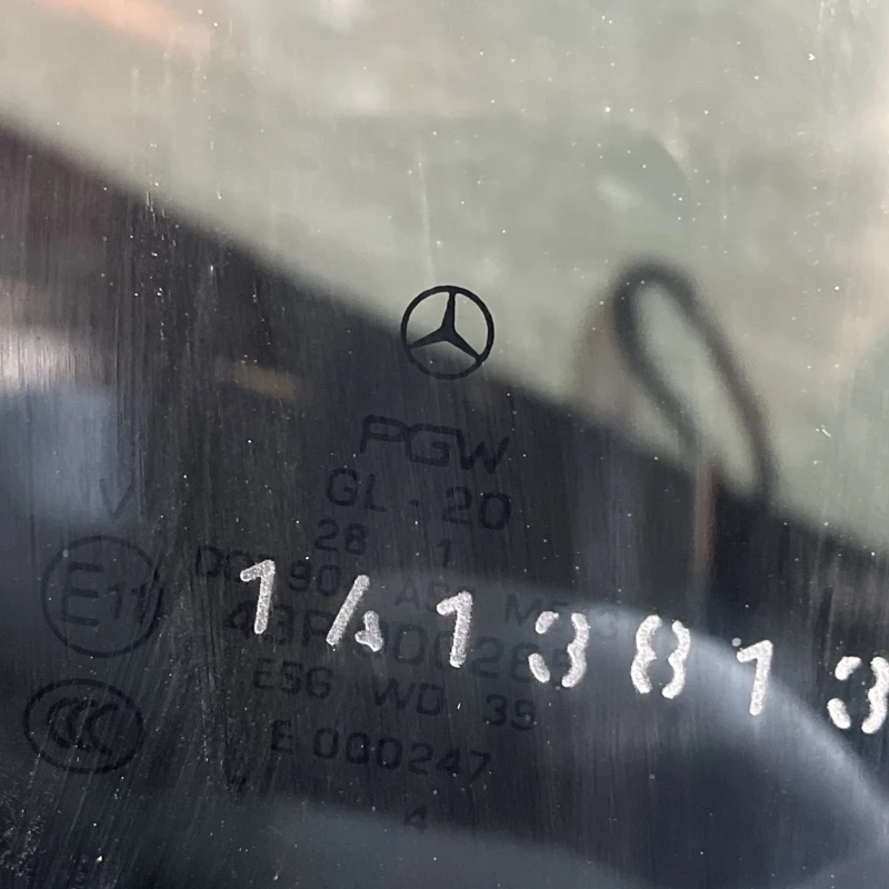 Geam dreapta spate / Mercedes-Benz R Class W251 facelift 2011 / Caroserie, oglinzi si faruri