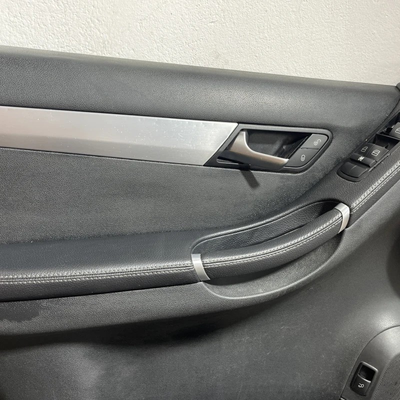 Panou tapiterie usa stanga fata / Mercedes-Benz R Class W251 facelift 2011 / Interior