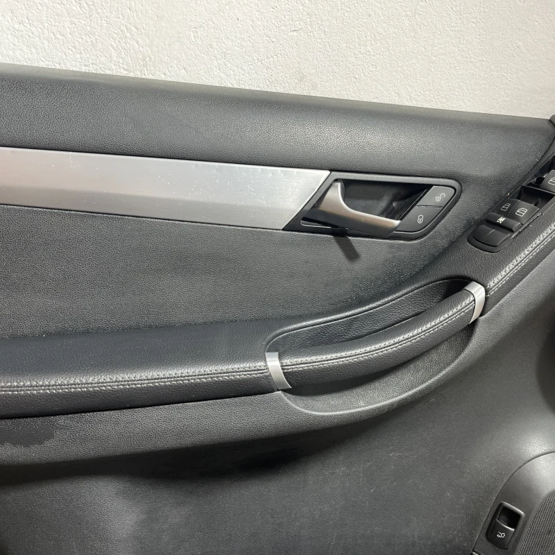 Panou tapiterie usa stanga fata / Mercedes-Benz R Class W251 facelift 2011 / Interior