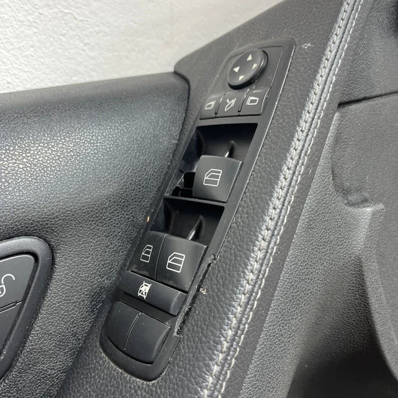 Panou tapiterie usa stanga fata / Mercedes-Benz R Class W251 facelift 2011 / Interior