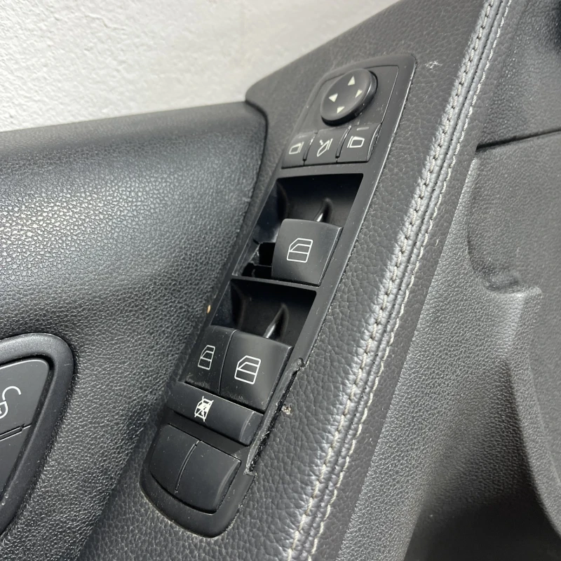 Panou tapiterie usa stanga fata / Mercedes-Benz R Class W251 facelift 2011 / Interior