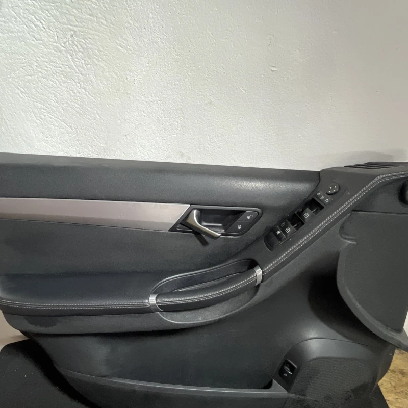 Panou tapiterie usa stanga fata / Mercedes-Benz R Class W251 facelift 2011 / Interior