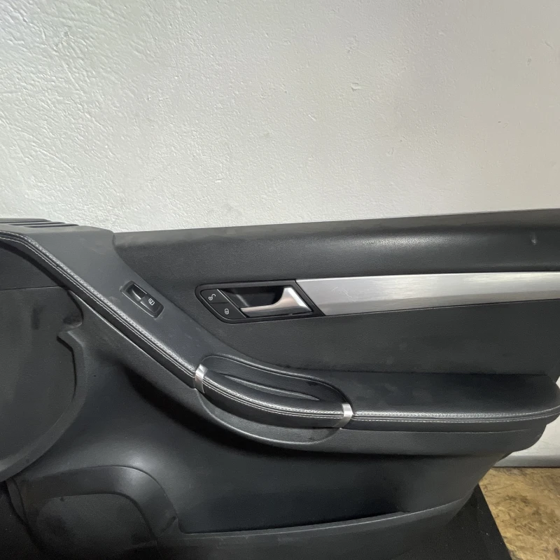 Panou tapiterie usa dreapta fata / Mercedes-Benz R Class W251 facelift 2011 / Interior