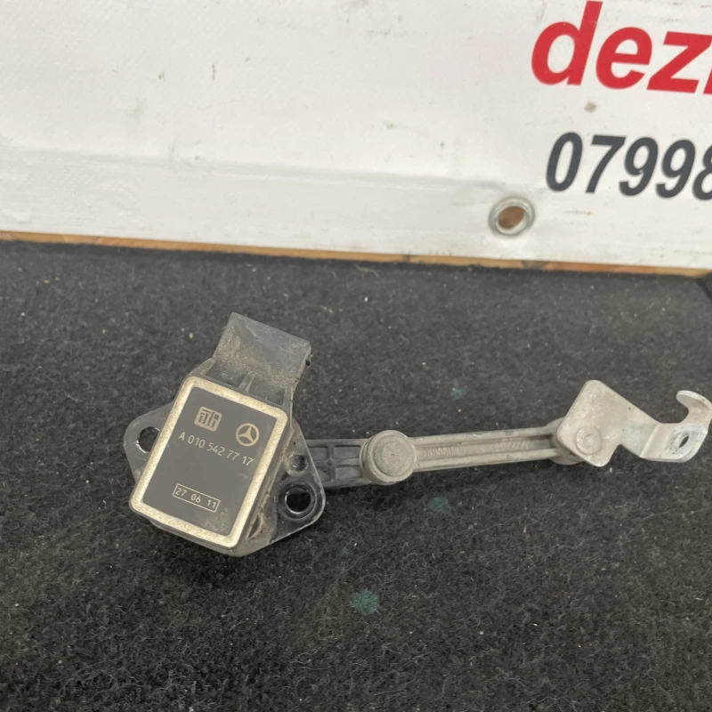 Senzor nivel far dreapta Mercedes-Benz 
