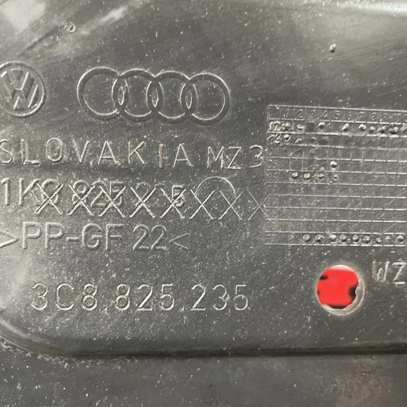 Scut motor / Volkswagen Passat B7 2014 / Caroserie, oglinzi si faruri