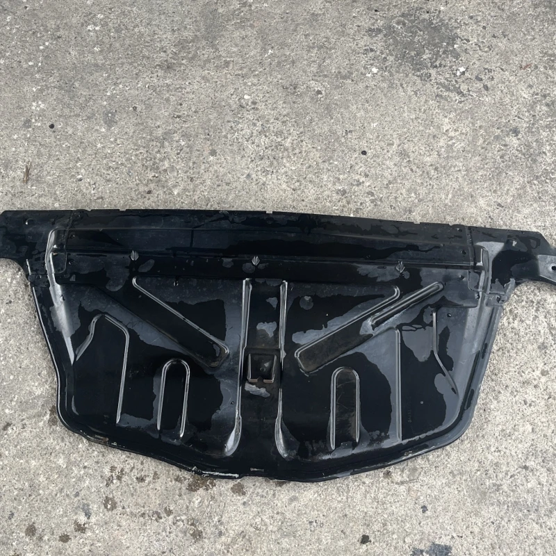 Scut motor bara fata Mercedes-Benz 