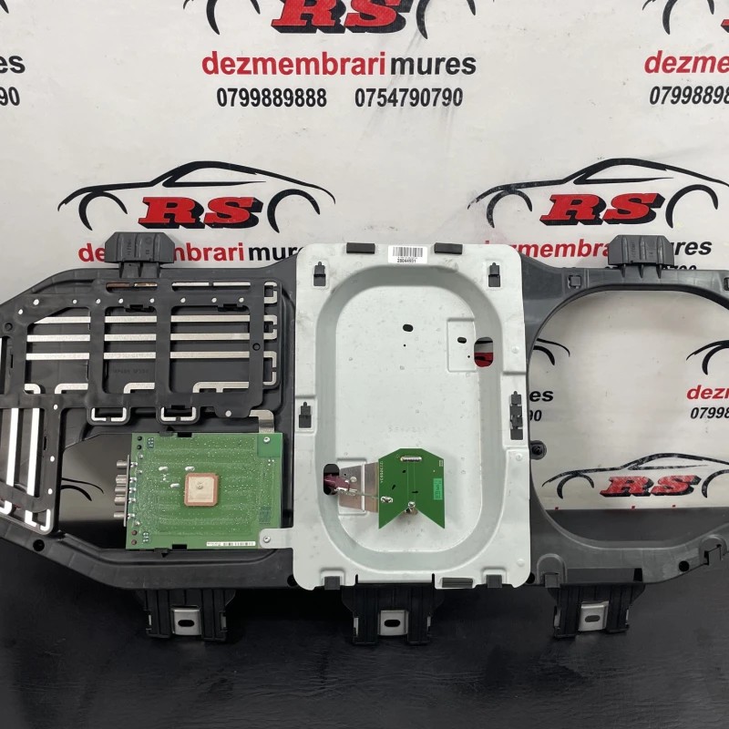 Amplificator antena / Mercedes-Benz R Class W251 facelift 2011 / Audio si electronice