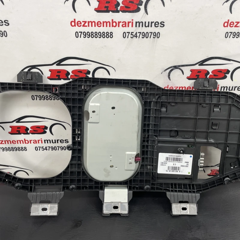 Amplificator antena / Mercedes-Benz R Class W251 facelift 2011 / Audio si electronice