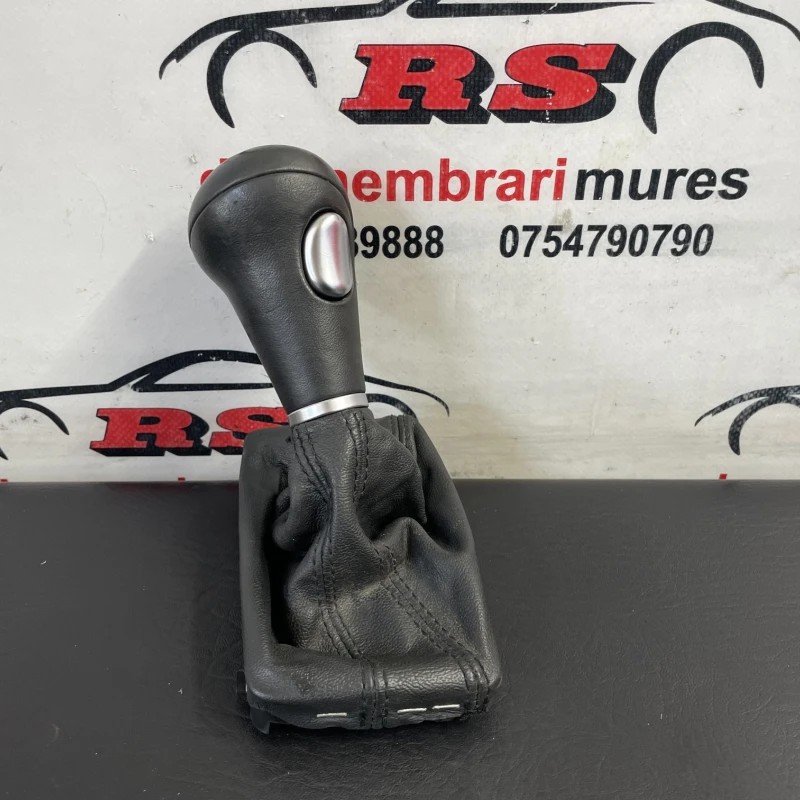 Nuca schimbator Audi A4 B8 2011